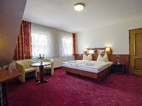 Festlicher Jahreswechsel mit Silvesterball im Avalon Hotelpark Königshof