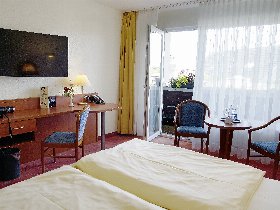 Festlicher Jahreswechsel mit Silvesterball im Avalon Hotelpark Königshof