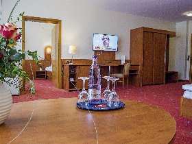 Festlicher Jahreswechsel mit Silvesterball im Avalon Hotelpark Königshof