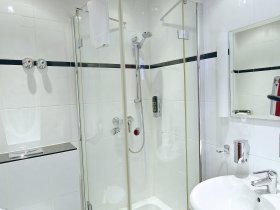 Festlicher Jahreswechsel mit Silvesterball im Avalon Hotelpark Königshof