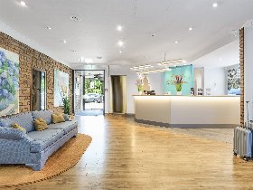 Sightseeing-Urlaub in Hamburg (4 Tage) mit Stadtrundfahrt im Doppeldeckerbus