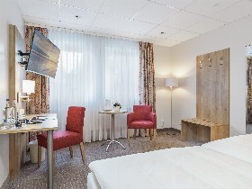 Sightseeing-Urlaub in Hamburg (4 Tage) mit Stadtrundfahrt im Doppeldeckerbus