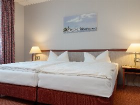 Sightseeing-Urlaub in Hamburg (3 Tage) mit Stadtrundfahrt im Doppeldeckerbus (hop-on hop-off)