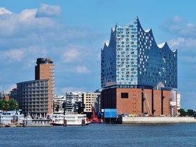 Sightseeing-Urlaub in Hamburg (4 Tage) mit Stadtrundfahrt im Doppeldeckerbus
