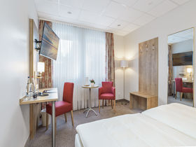 Sightseeing-Urlaub in Hamburg (4 Tage) mit Stadtrundfahrt im Doppeldeckerbus