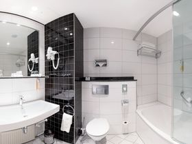 Thermen Kurztrip- 3 Tage mit Candle-Light-Dinner & Badewelt Sinsheim