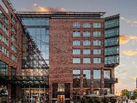 Rostocker Weihnachtsmarkt- Glühweinduft und Lichtzauber 