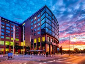 Rostocker Weihnachtsmarkt- Glühweinduft und Lichtzauber 