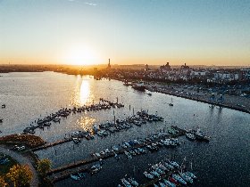 Moin Rostock – Maritime Auszeit inkl. Hafenrundfahrt & Warnemünde