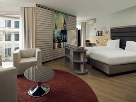 Kunst in Hannover: Niki.Kusama.Murakami inkl. Abendessen