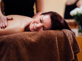 Orientalische Badeträume im Rasul - Wellness in der Gartenschaustadt