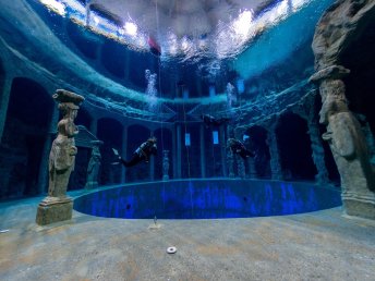 STAY & DIVE XL -  3 Tage abtauchen im Dive4Life Indoor-Tauchcenter Rheinland 