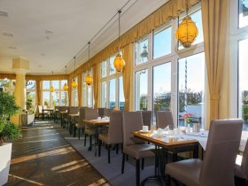 Silvesterglanz mit Gala-Buffet, Livemusik & Tanz in Zinnowitz