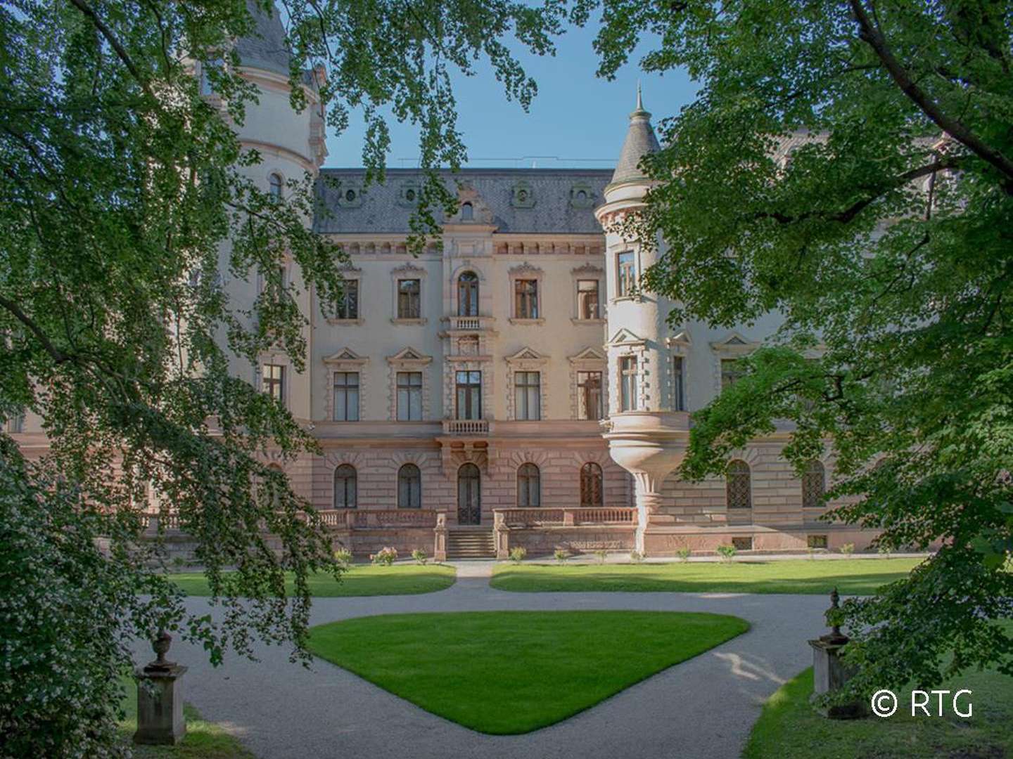 Schloss Thurn & Taxis in Regensburg inkl. Eintritt & Führung- 2 Tage