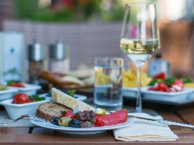 Wind & Meer in Warnemünde genießen