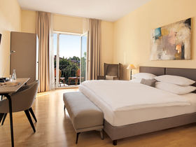 Romantischer Tag für Verliebte mit Candle-Light-Dinner