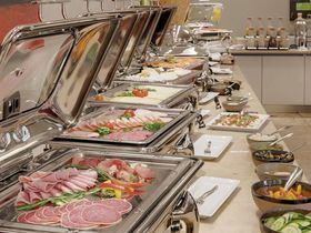 Romantischer Tag für Verliebte mit Candle-Light-Dinner