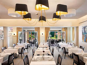 Romantischer Tag für Verliebte mit Candle-Light-Dinner