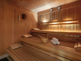 Romantischer Tag für Verliebte mit Candle-Light-Dinner