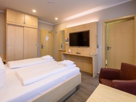 Kurztrip Rostock – 2 Nächte direkt an Stadthalle & Hauptbahnhof