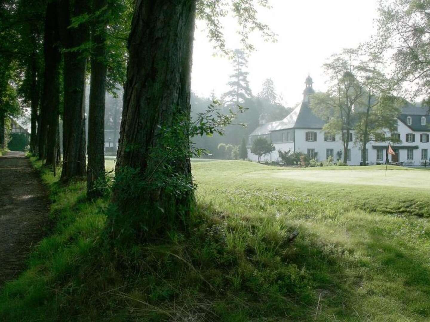 Herz & Rasen im Rheinland inkl. Greenfee und Nutzung Private SPA