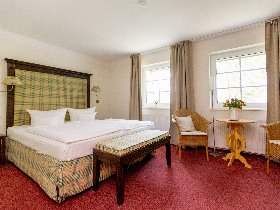 Jahreszeiten-Zauber an der Müritz inkl. Therme & Leihfahrrad