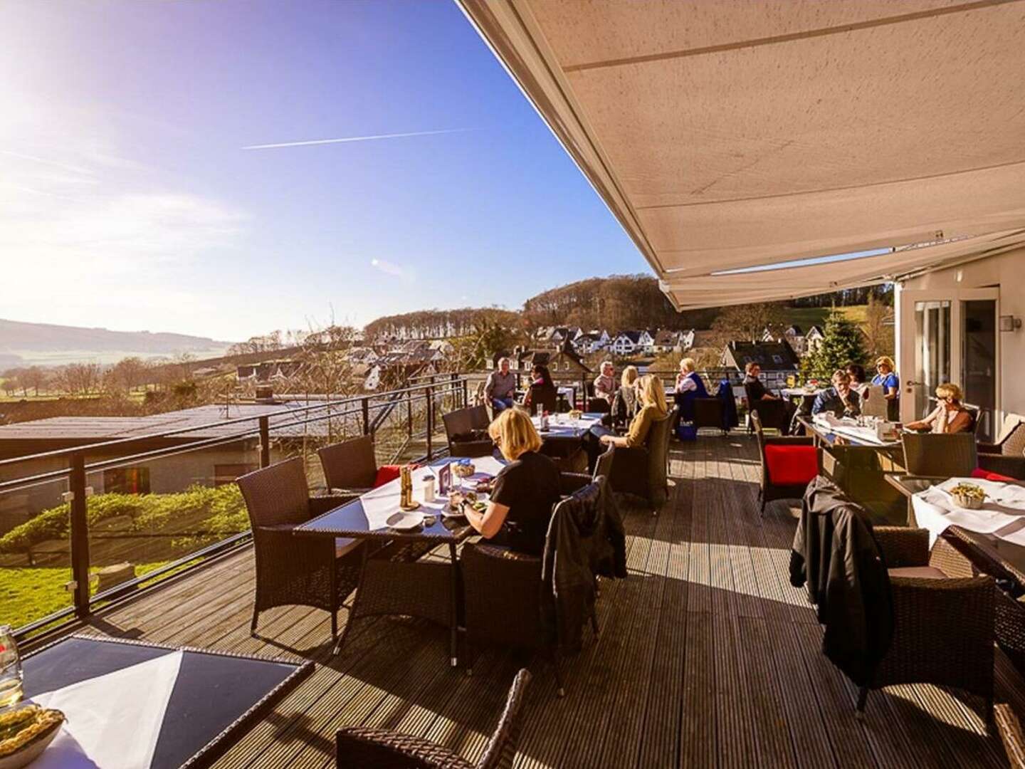 Tannenbaumschlagen im Advent im Sauerland inkl. Wanderung durch den Eisborner Winterwald