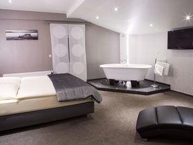 Bärenstarker Kurzurlaub | 3 Tage am Rhein inkl. Schifffahrt & Ticket  2