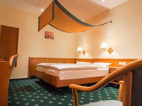 Bärenstarker Kurzurlaub | 3 Tage am Rhein inkl. Schifffahrt & Ticket  2