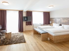 Mädels on Tour - 6 Tage inkl. VIP Shopping Einladung ins Ingolstadt Village