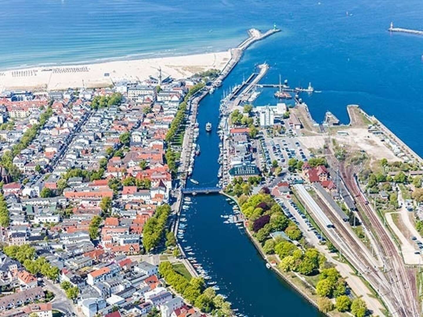 Warnemünde im Frühling und Sommer!