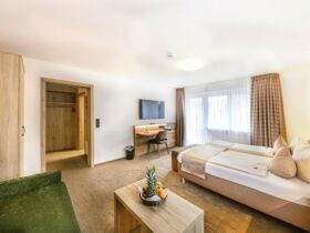 Wellnesspaket 4 Tage inkl. 2 x Eintritt Badeparadies, Palis Vital & Halbpension 