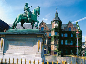 3 Tage Düsseldorf - Shopping, Kultur und Architektur inkl. Carepaket