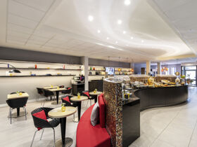 3 Tage Düsseldorf - Shopping, Kultur und Architektur inkl. Carepaket