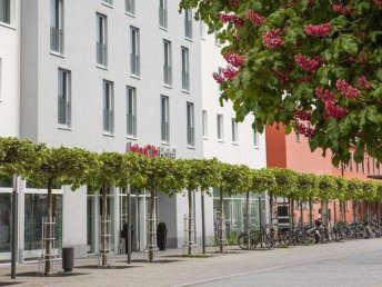 Summervibes in der grünen Stadt an der Donau