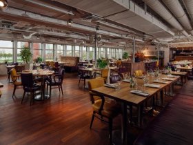 Kurzurlaub auf einem ehemaligen Kreuzfahrtschiff in Rotterdam