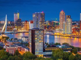 Kurzurlaub auf einem ehemaligen Kreuzfahrtschiff in Rotterdam
