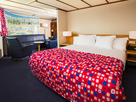 Kurzurlaub auf einem ehemaligen Kreuzfahrtschiff in Rotterdam