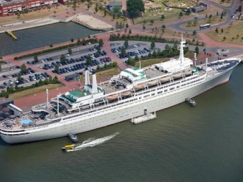 Kurzurlaub auf einem ehemaligen Kreuzfahrtschiff in Rotterdam 3 Nächte