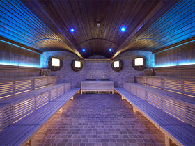 Relaxen in der Therme Laa inkl. Relax Liege & Refreshements | 2 Nächte