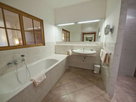 Auszeit für Genießer: Urlaub im Gartenhotel & Weingut in der Wachau inkl. 4-Gang-Dinner | 1 Nacht