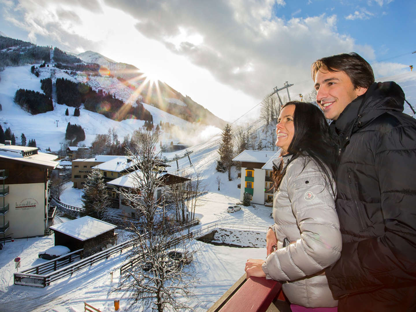 It's Snowtime - Skivergnügen in Saalbach Hinterglemm - Skipass Verkauf im Hotel