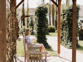 Wellness-Auszeit im Südburgenland inkl. Panorama Außenpool, Überwassermassage, 5-Gang Menü, NaturSPA