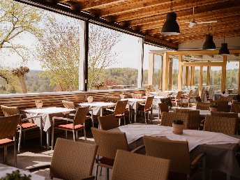 Natürlich Juli – Natürlich Eisenberg 3 Tage 2 Nächte, Frühstück, Abendessen, Panorama Pool. 