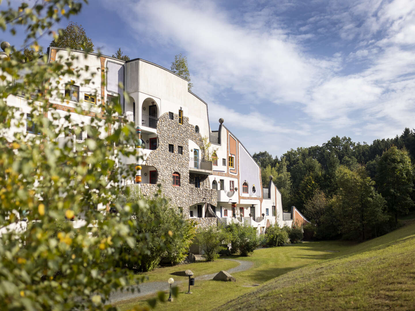 3 Tage Thermenurlaub im größten bewohnbaren Gesamtkunstwerk Österreichs inkl. Eintritt