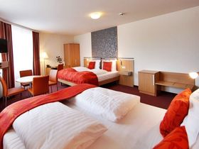 Dienstag & Donnerstag-Special | Therme inkl. Abendessen im Sole-Felsen-Bad | 1 Nacht