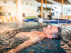 Dienstag & Donnerstag-Special | Therme inkl. Abendessen im Sole-Felsen-Bad | 1 Nacht