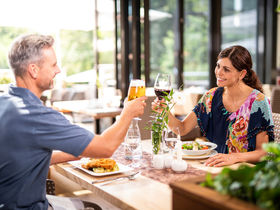 Dienstag & Donnerstag-Special | Therme inkl. Abendessen im Sole-Felsen-Bad | 1 Nacht