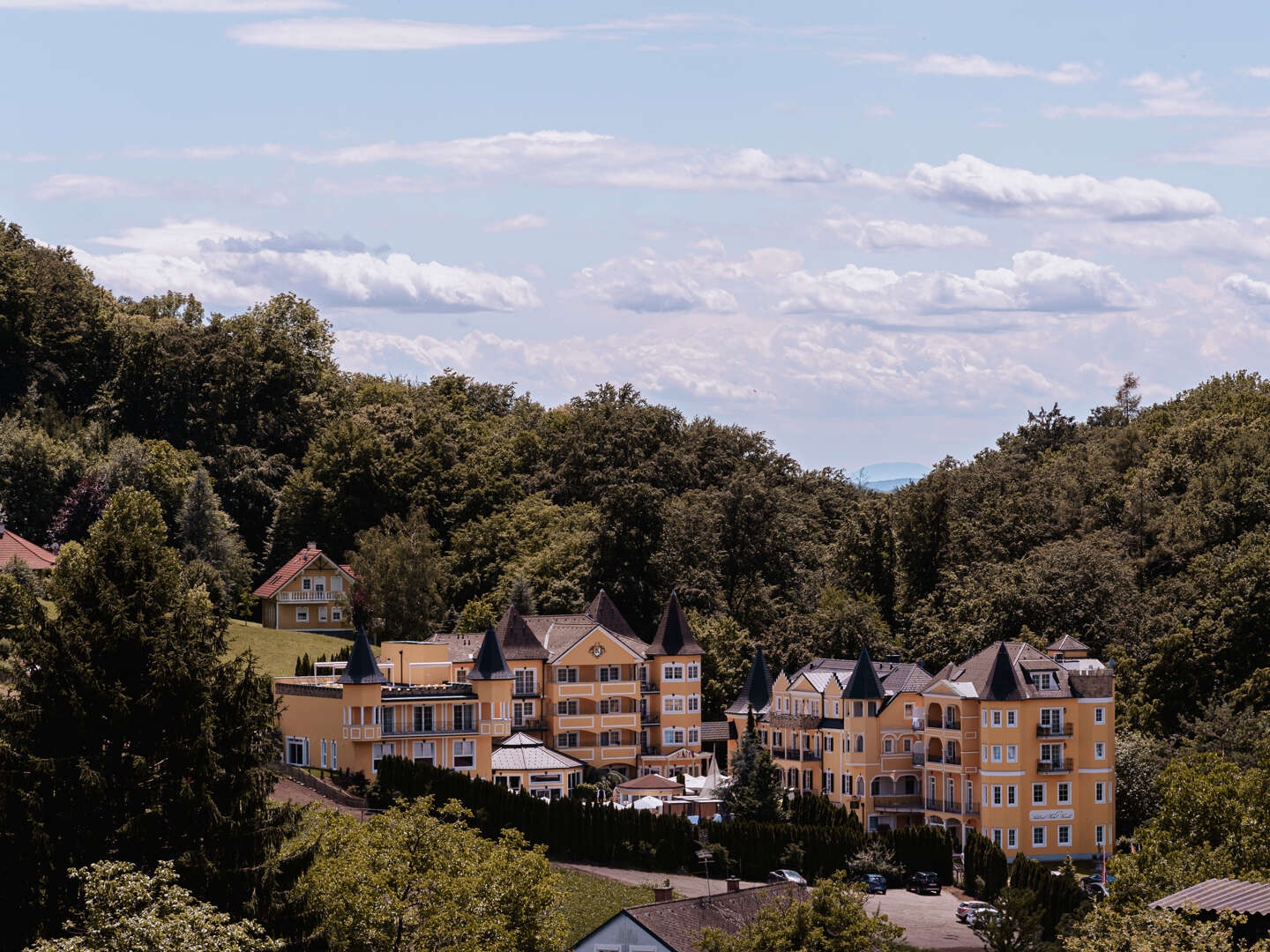 Wellnesszeit im einzigartigen Wohlfühlhotel im Thermen- & Vulkanland inkl. Abendmenü | 4 Nächte