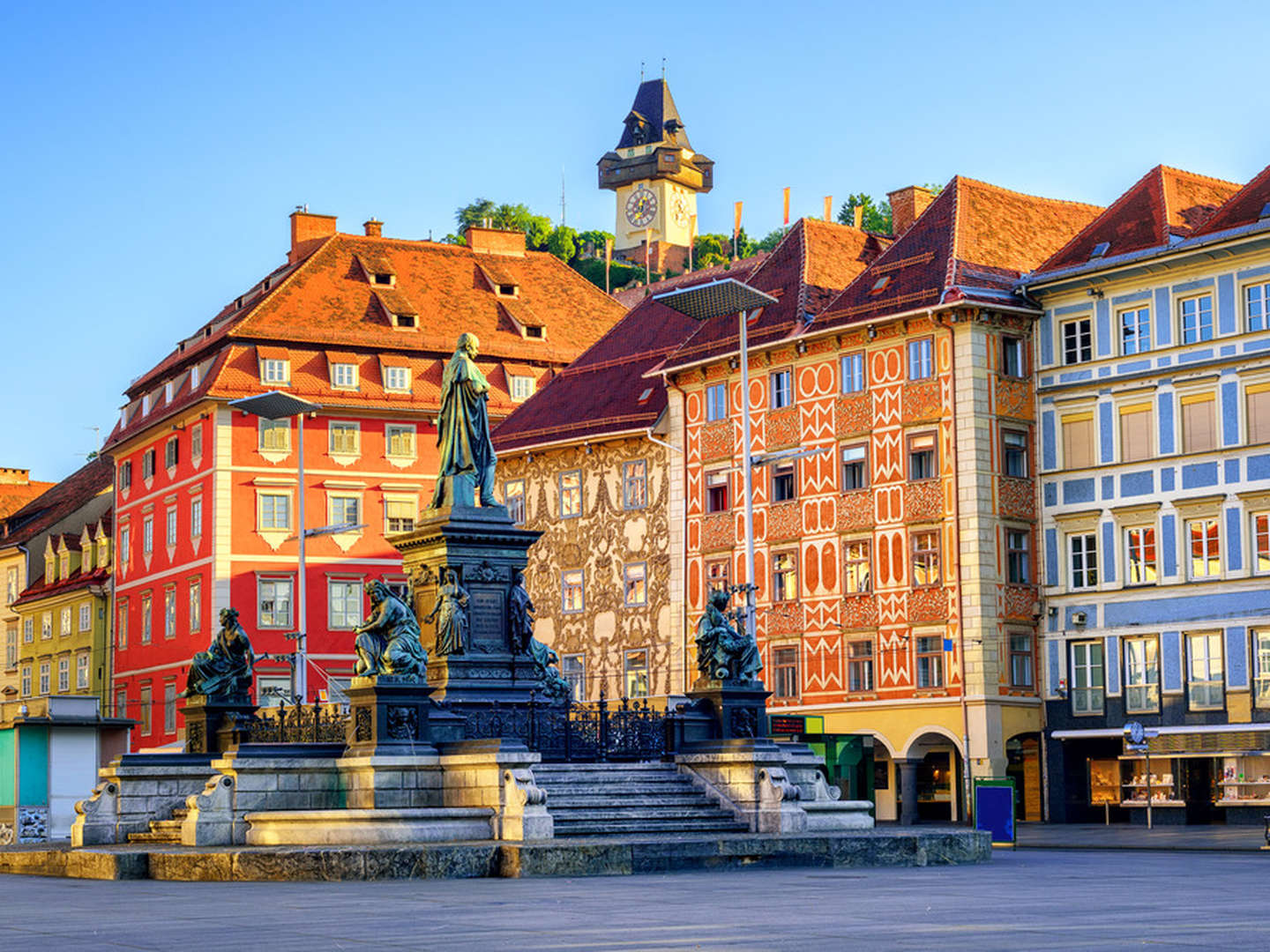 Steirische Landeshauptstadt Graz entdecken mit Schlossbergbahn & Altstadtrundgang